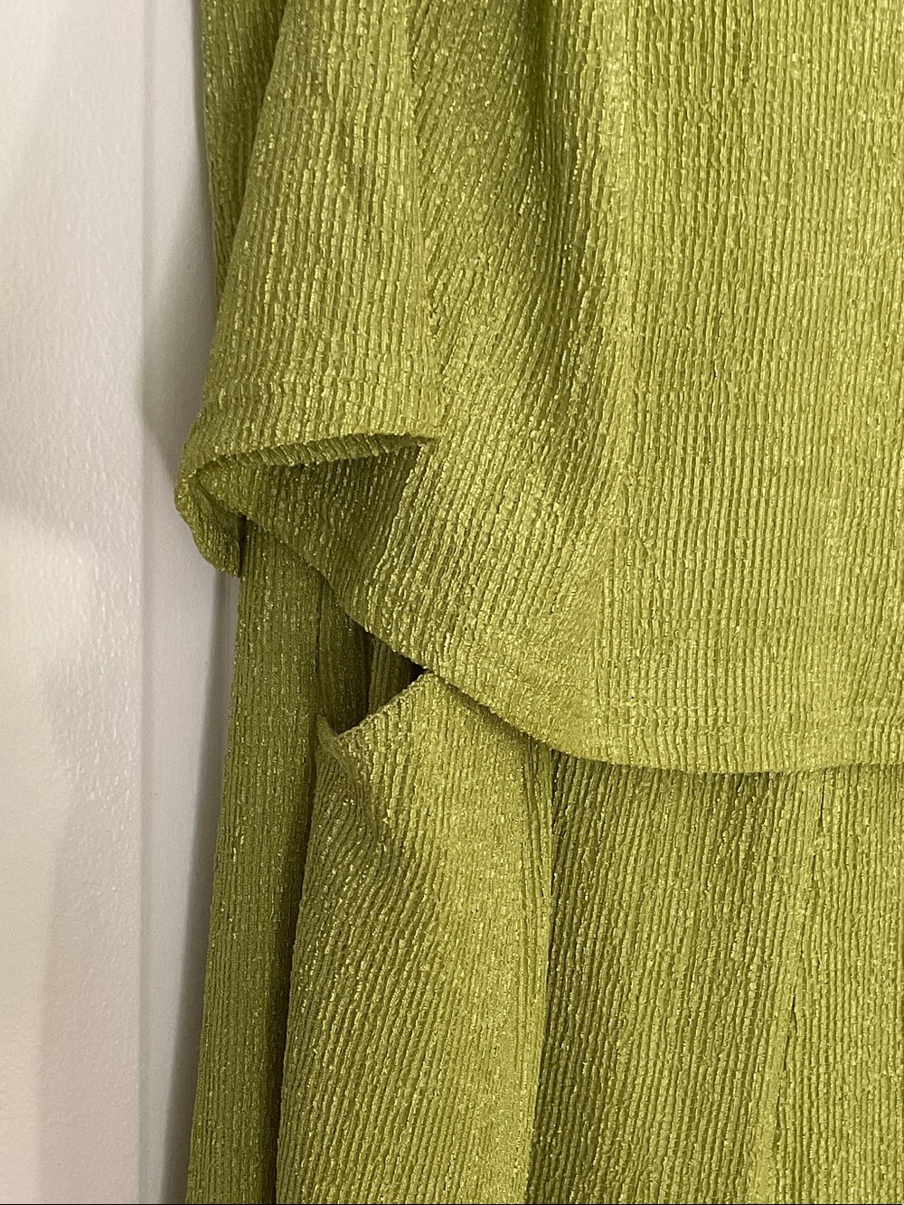 Tie-Shoulder Olive Jumpsuit with Wide Legs - Picture 3 of 4